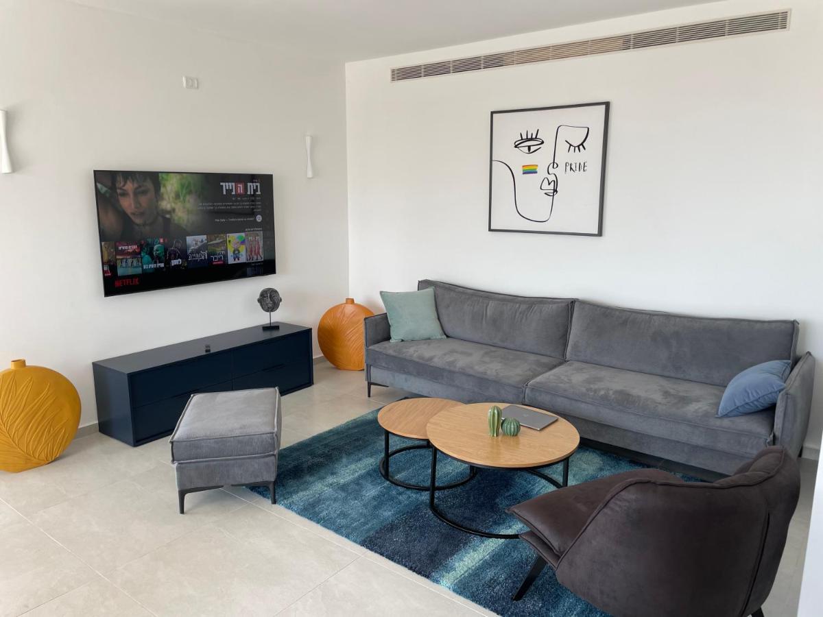 #דירת יוקרה על הים Sunset Beach Apartment# Givat Olga Exterior photo